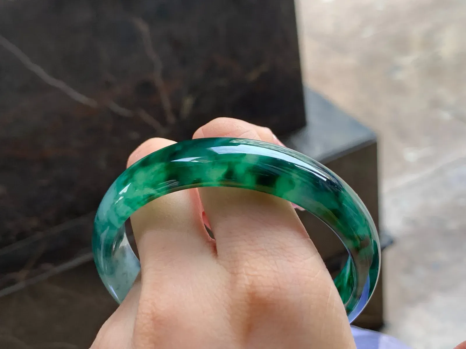 冰种飘花手镯
种好58.6/14.5/7mm