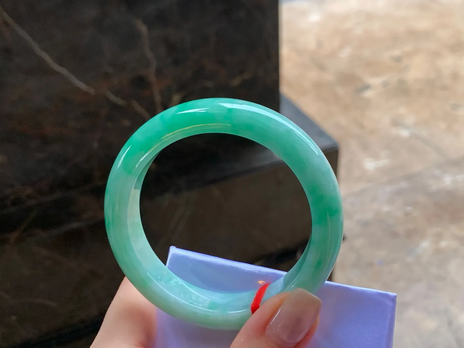 带色手镯
干净清爽 53.5/13.2/8.8mm