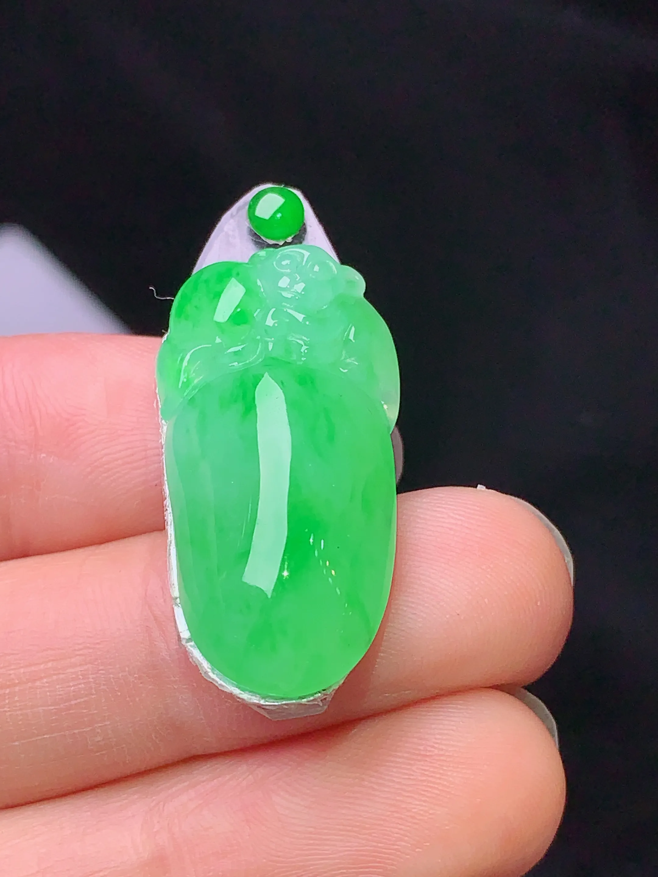 镶嵌款 翠绿福瓜吊坠 玉质细腻 水润亮眼 整体尺寸28*14.5*5.3