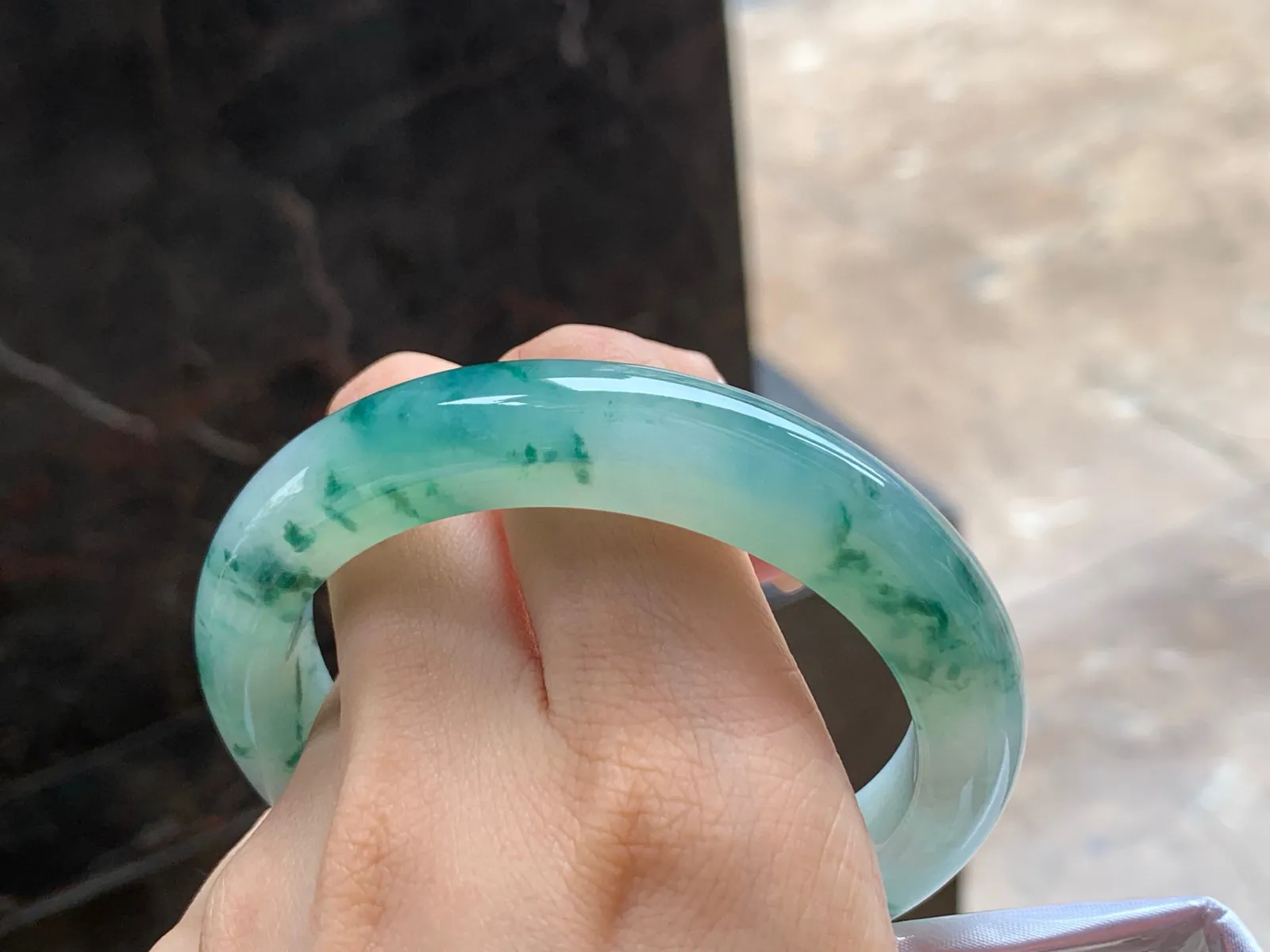 冰飘花手镯
水润58.3/12.9/9.6mm