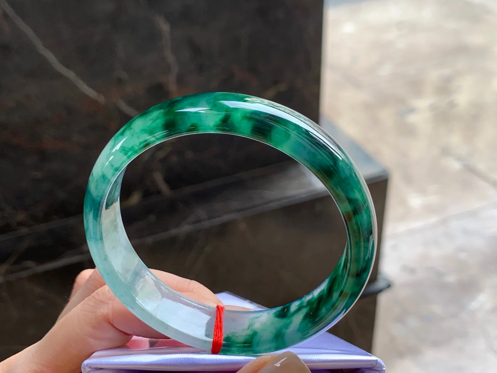 冰种飘花手镯
种好58.6/14.5/7mm