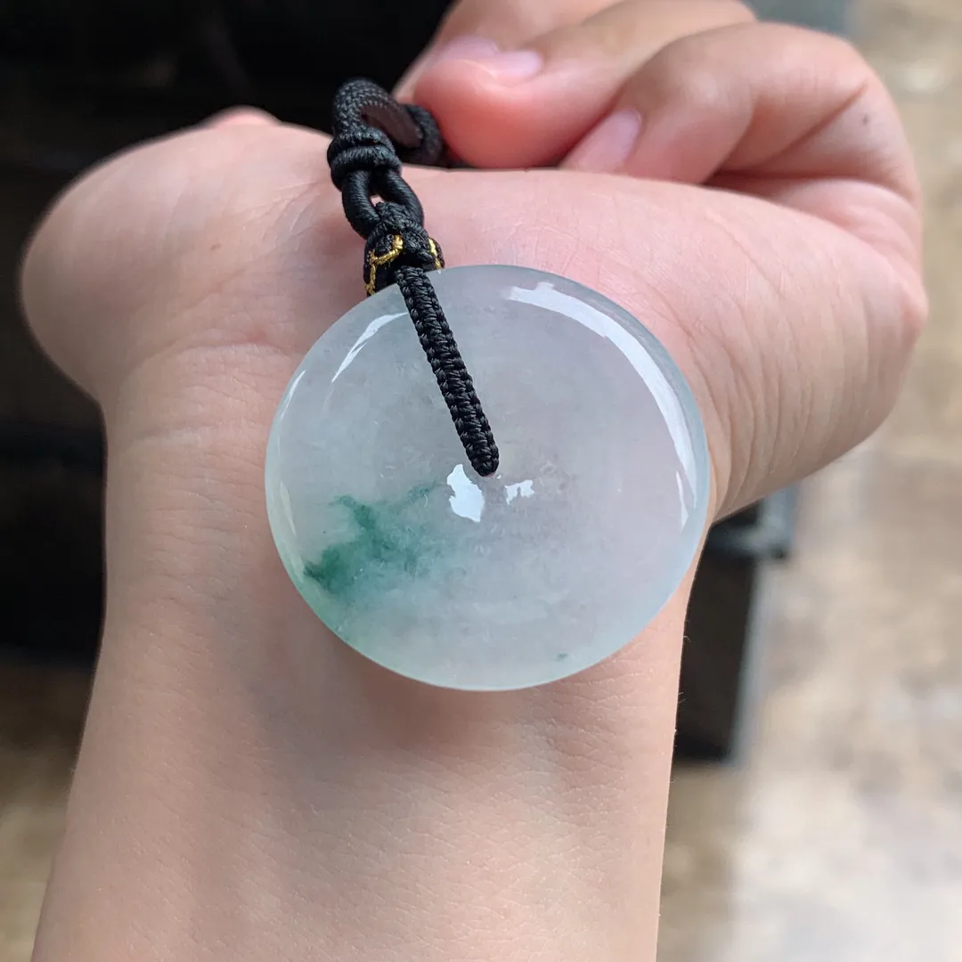 糯冰种飘花平安扣

尺寸35-5.8