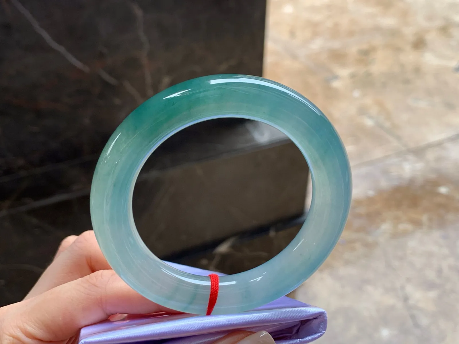 冰种蓝晴福镯
种老54.2/11.8mm