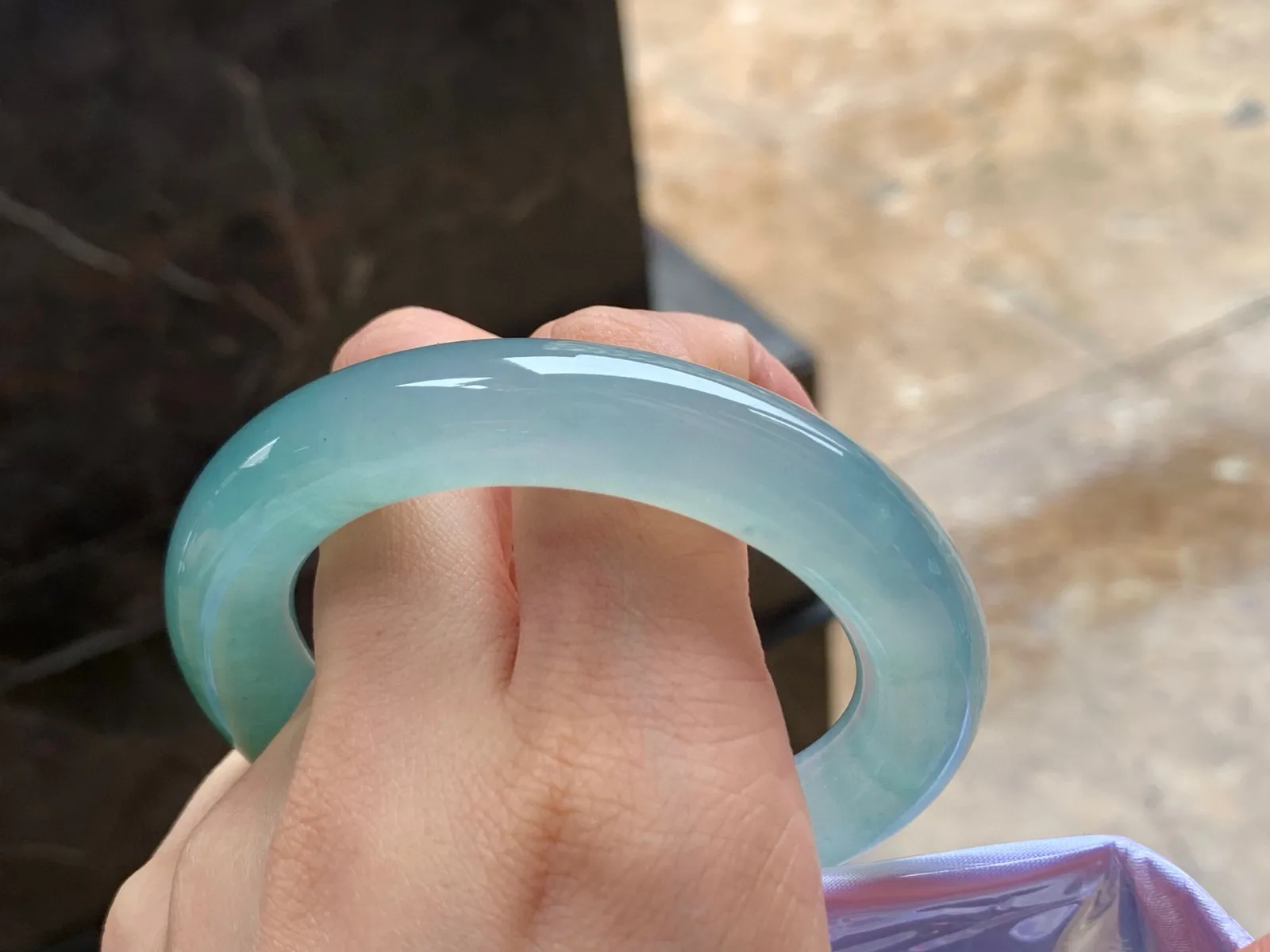 冰种蓝晴福镯
种老54.2/11.8mm