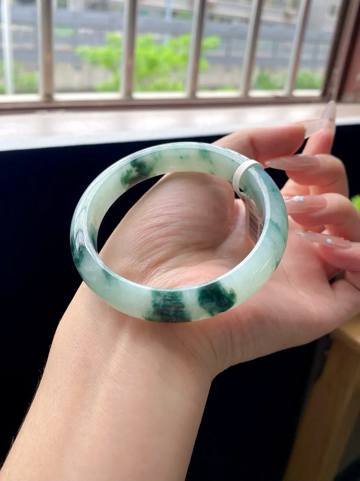 冰飘花正圈手镯
⭕️57.8-12-7.8