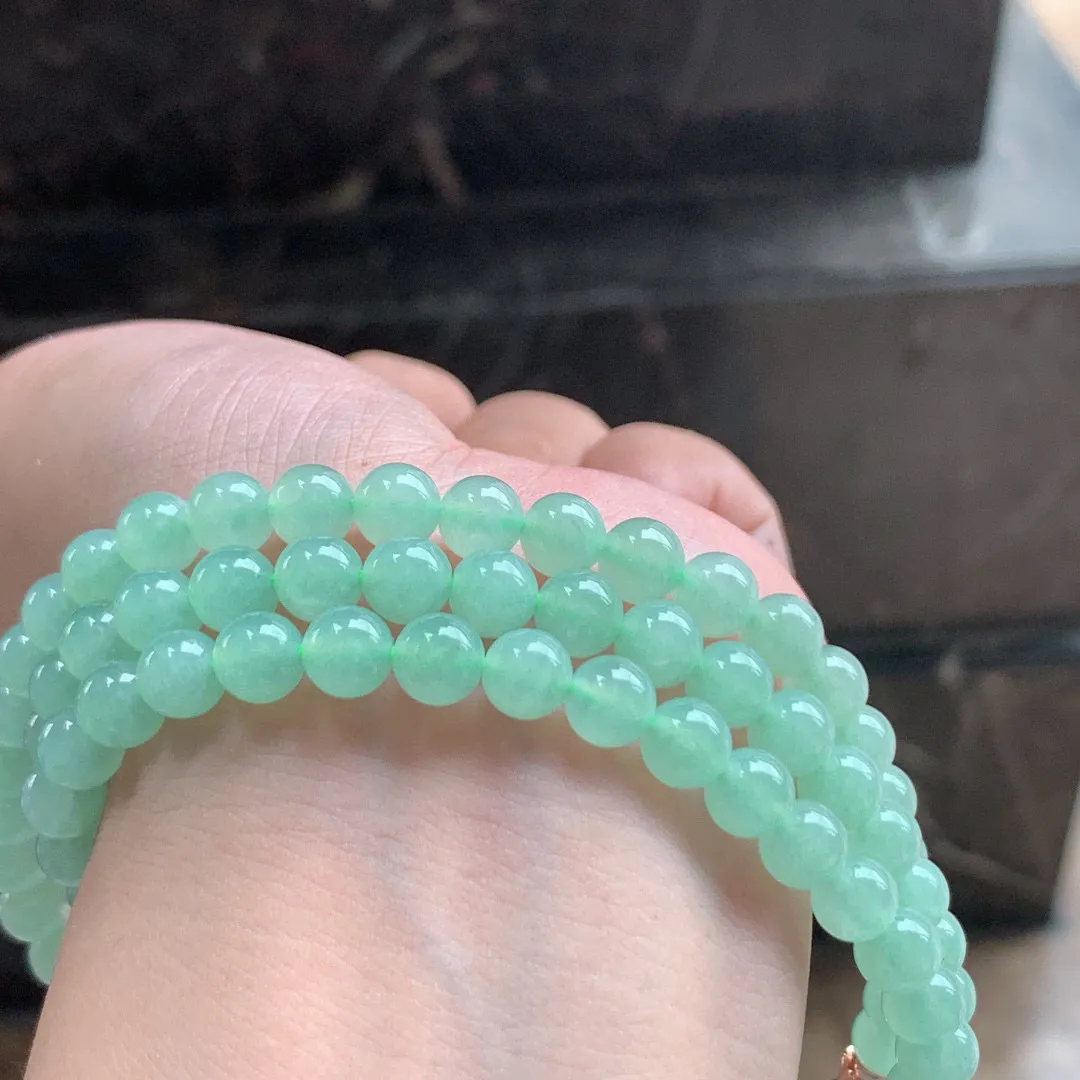 晴绿色翡翠珠链

尺寸6