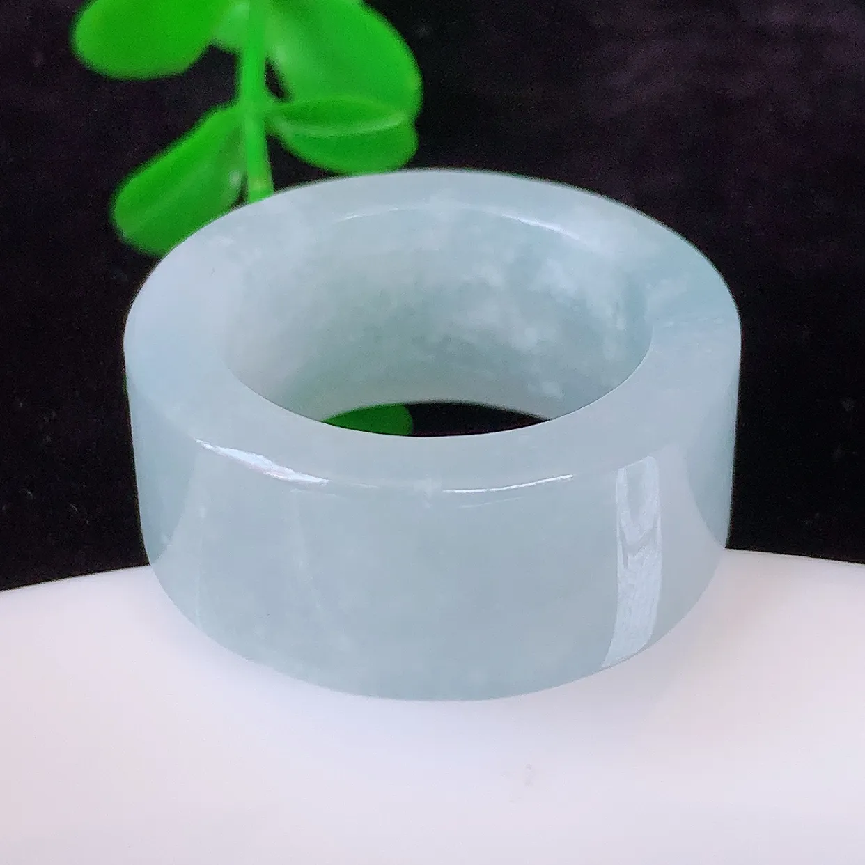 自然光实拍，20mm内径翡翠扳指，冰润指环，玉扳指，财源滚滚，玉质细腻起胶，23圈口，种水好！#57.8