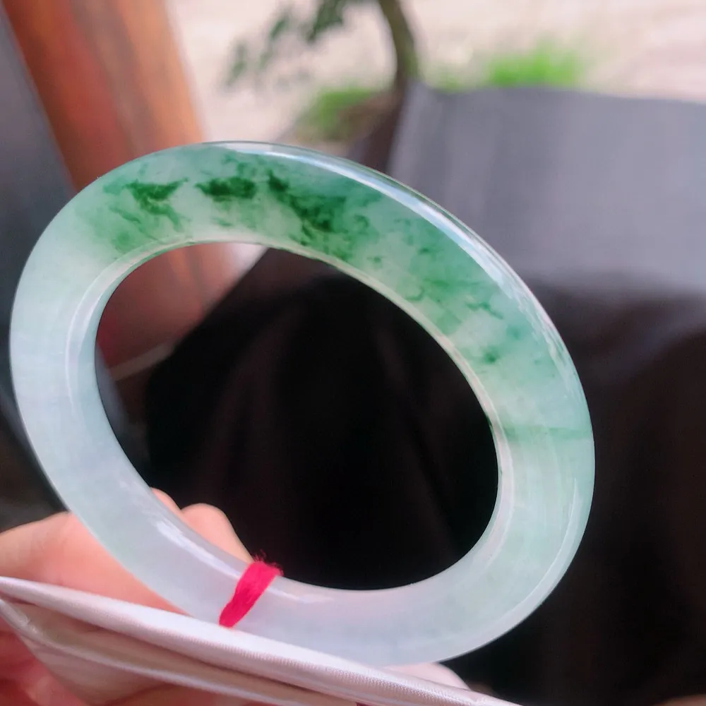 圆条冰玻绿花 半山水 无瑕 尺寸:57.8/11.1 花美 种水好