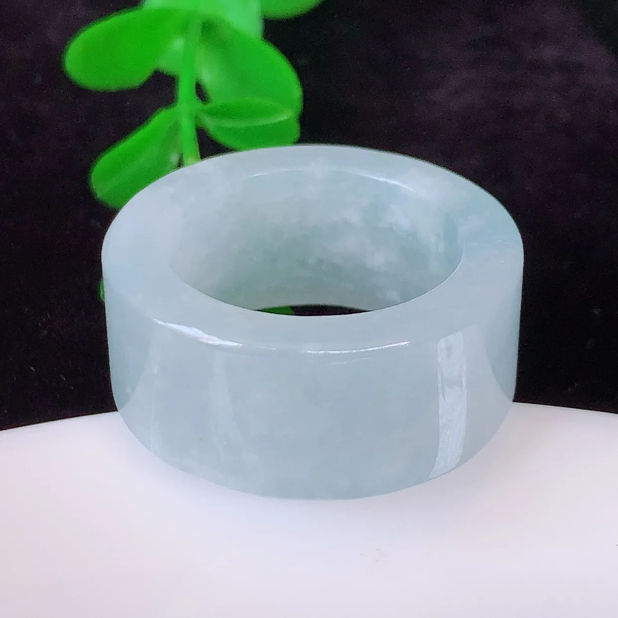 自然光实拍，20mm内径翡翠扳指，冰润指环，玉扳指，财源滚滚，玉质细腻起胶，23圈口，种水好！#57.8