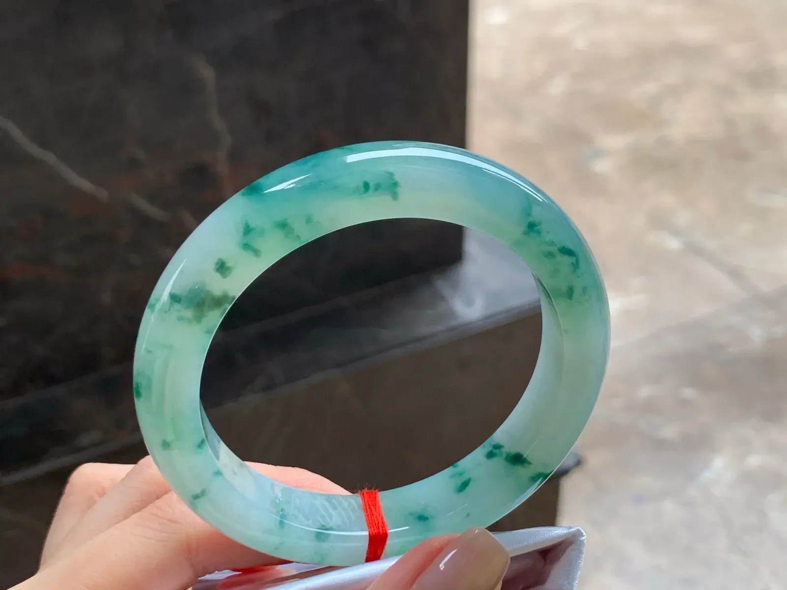 冰飘花手镯
水润58.3/12.9/9.6mm
