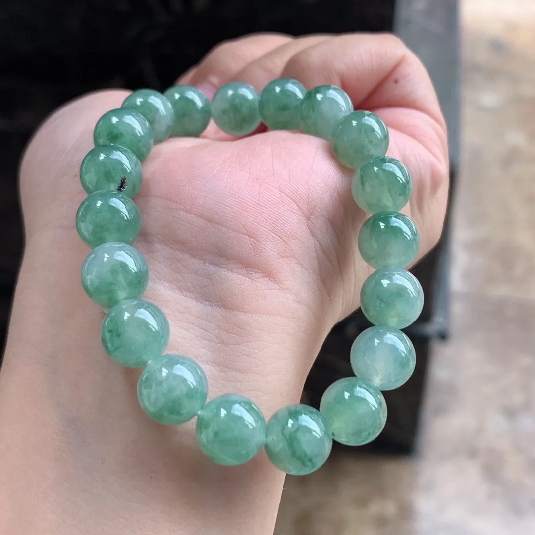 晴水飘花翡翠手串

尺寸10