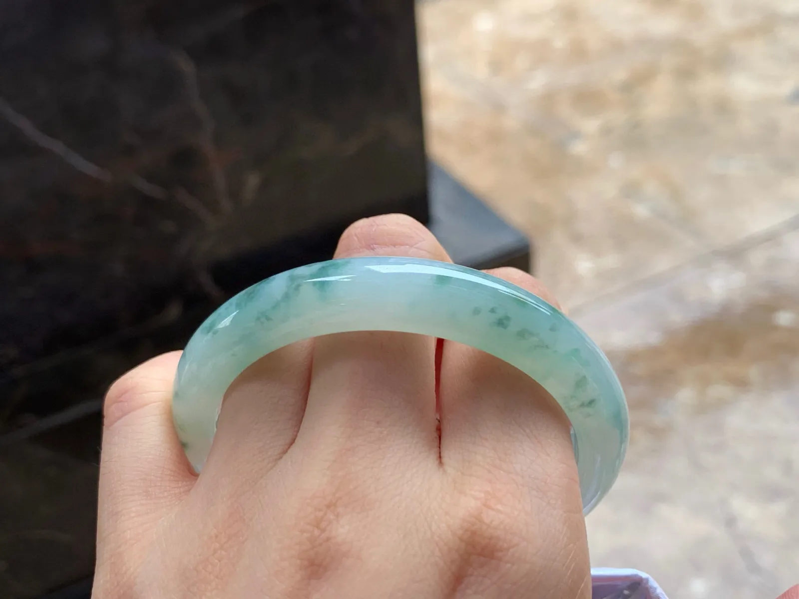飘花手镯
水润清爽 58/11.3/8mm