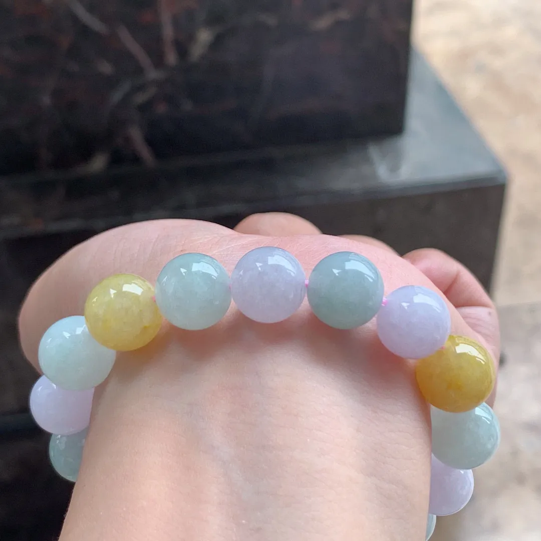 三彩翡翠手串

尺寸11.5