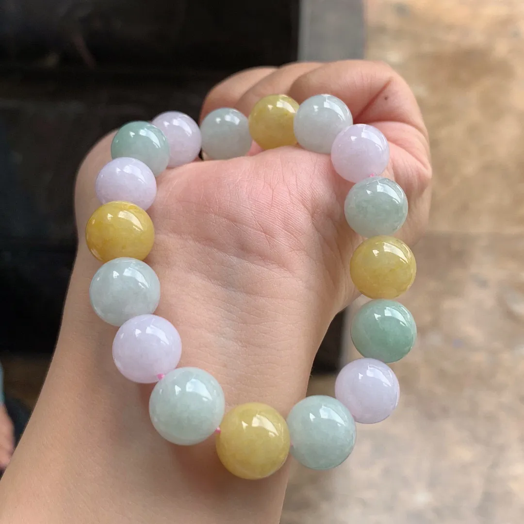 三彩翡翠手串

尺寸12.5