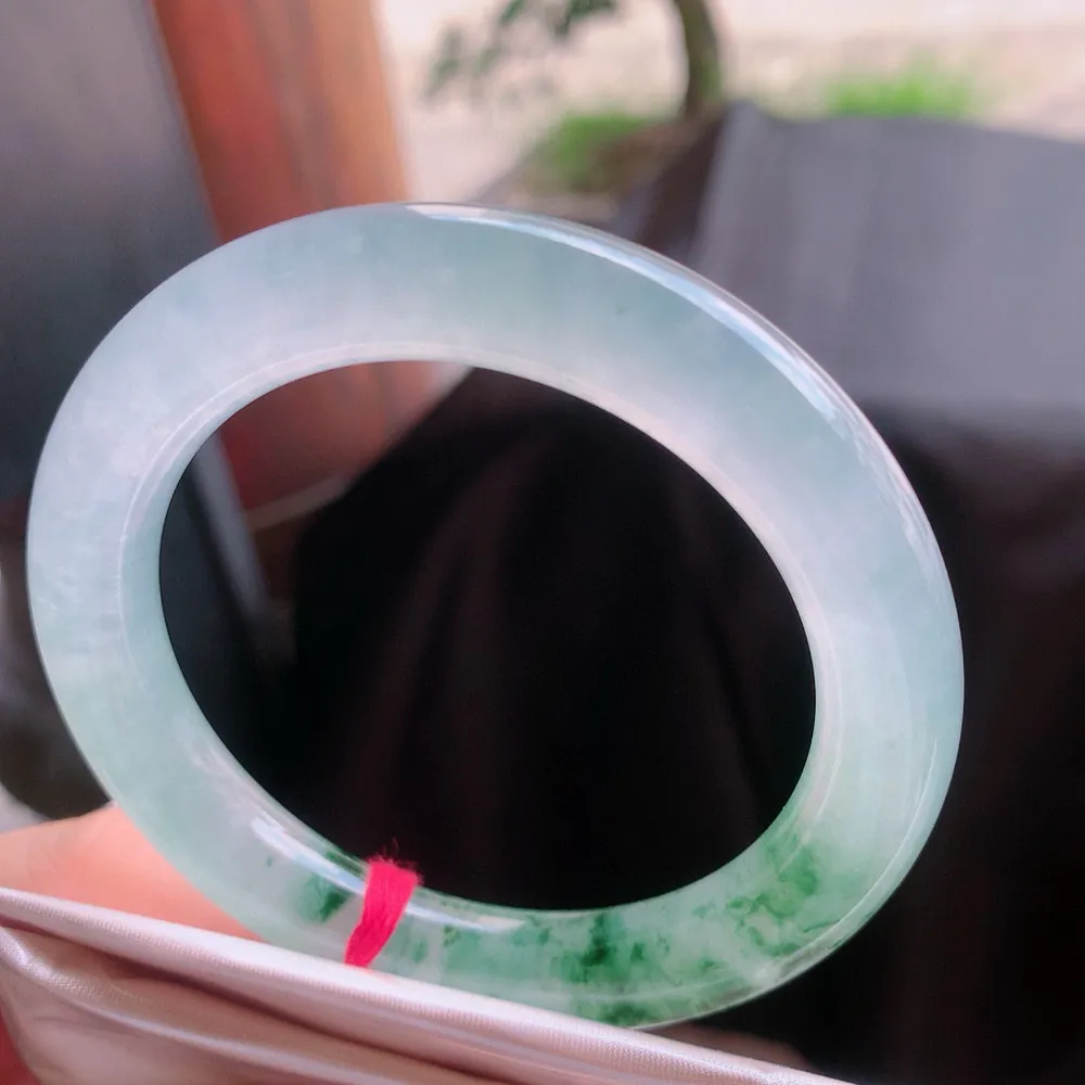 圆条冰玻绿花 半山水 无瑕 尺寸:57.8/11.1 花美 种水好