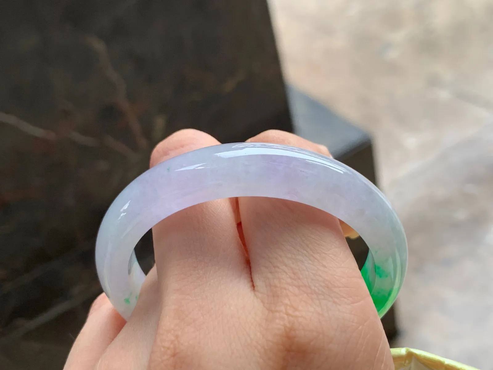 冰春彩手镯
颜色漂亮 52.8/11.7/8mm