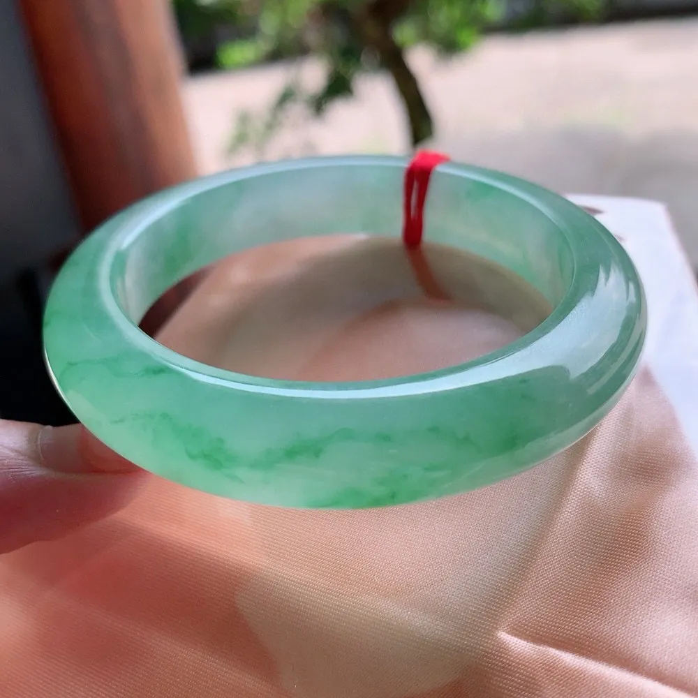 正圈冰玻阳绿 无瑕 尺寸:56.4/12.3/9.7 种色俱佳🥰🥰