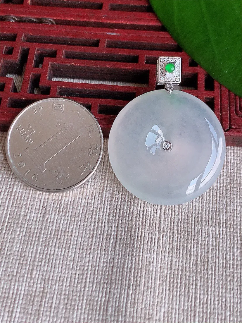a货翡翠老坑冰种18K金伴钻镶嵌飘花平安扣吊坠 尺寸37.2×29.2×5.7mm 重量11.34g 0709