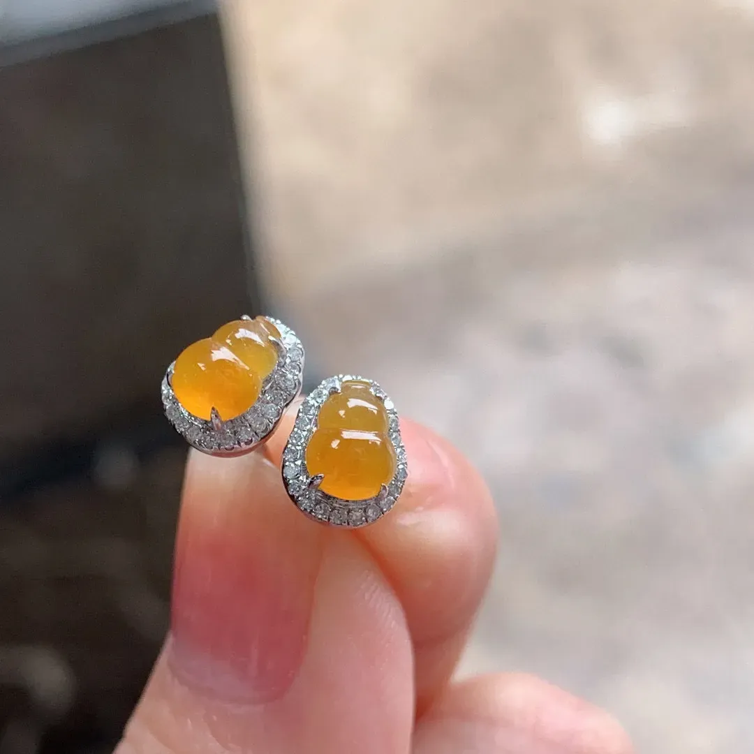 18k金镶钻·鸡油黄葫芦耳钉