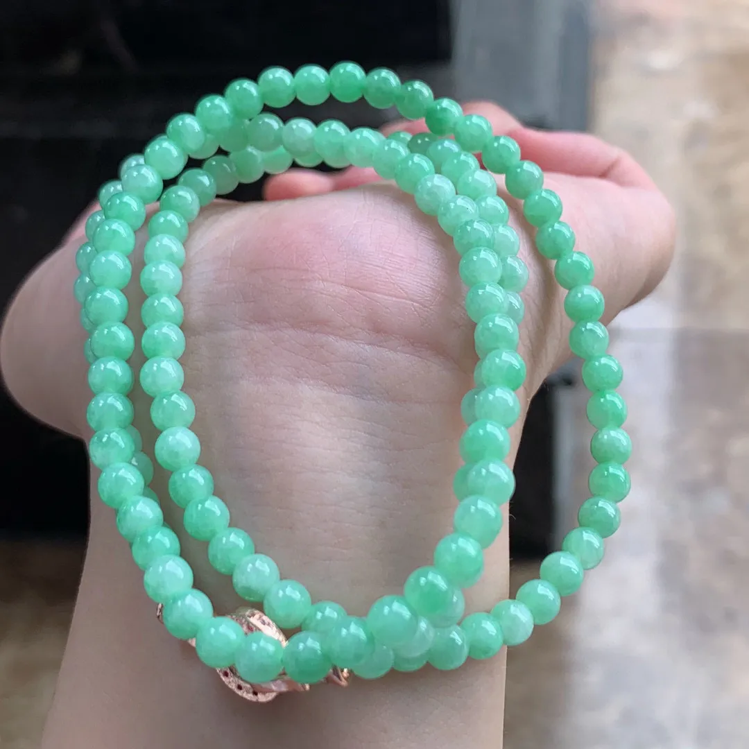 果绿色翡翠珠链