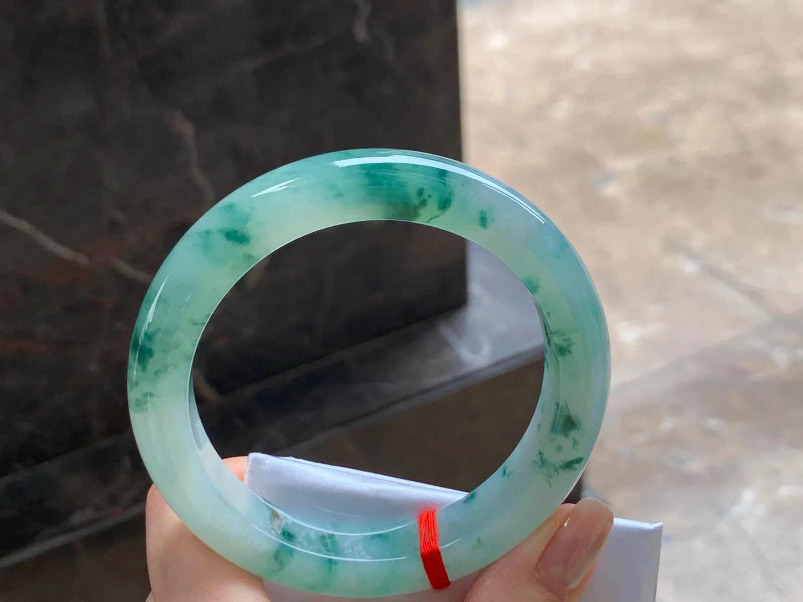 冰飘花手镯
水润58.3/12.9/9.6mm