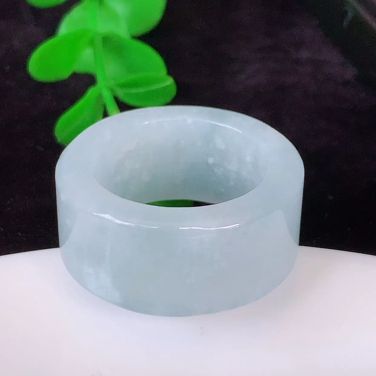 自然光实拍，20mm内径翡翠扳指，冰润指环，玉扳指，财源滚滚，玉质细腻起胶，23圈口，种水好！#57.8