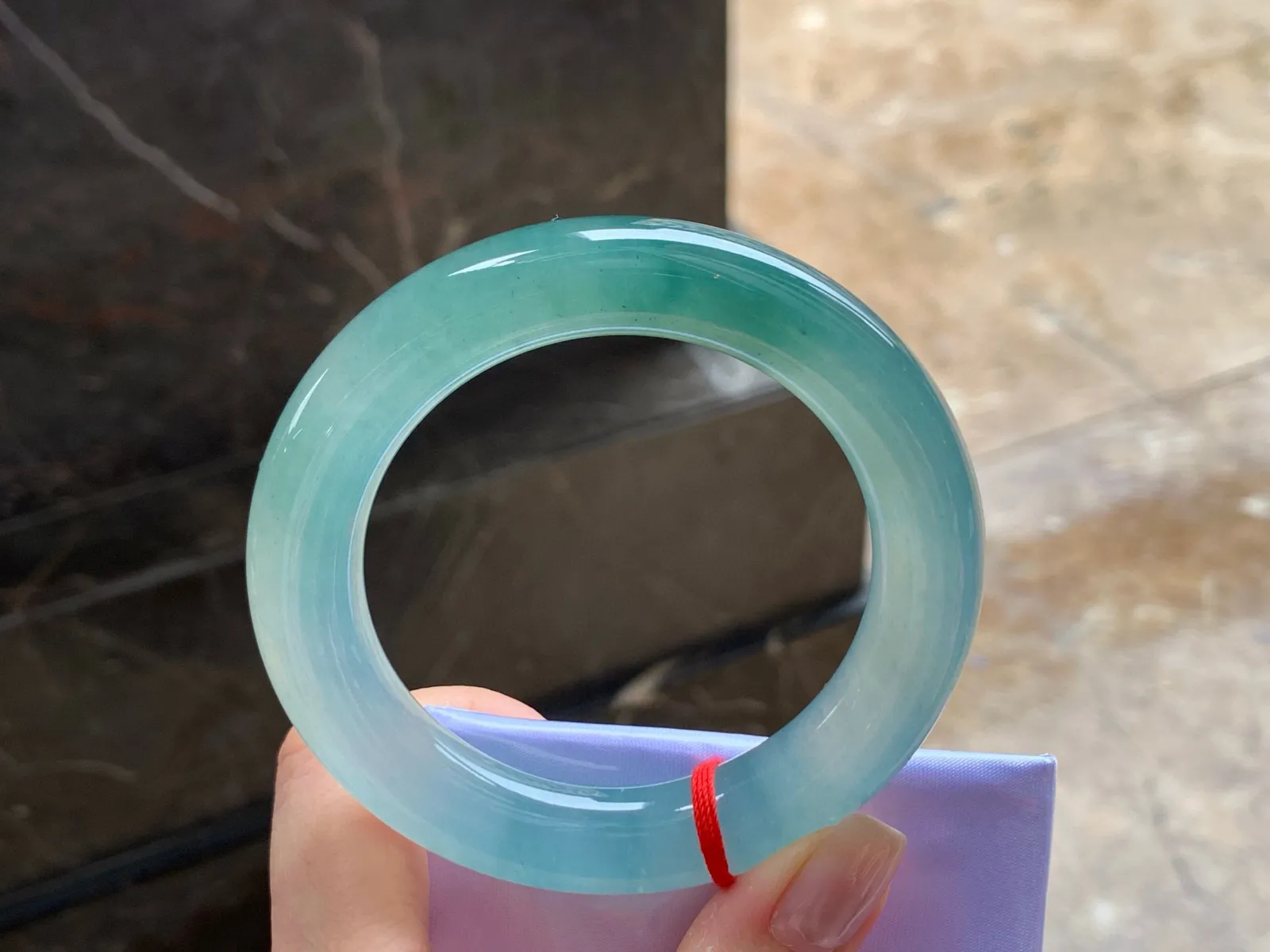 冰种蓝晴福镯
种老54.2/11.8mm