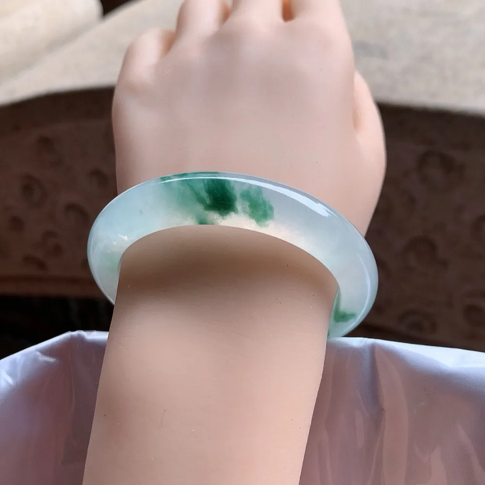 正圈冰玻飘花 无瑕 尺寸:54.6/10.9/8.7 花美 种水好🥰🥰