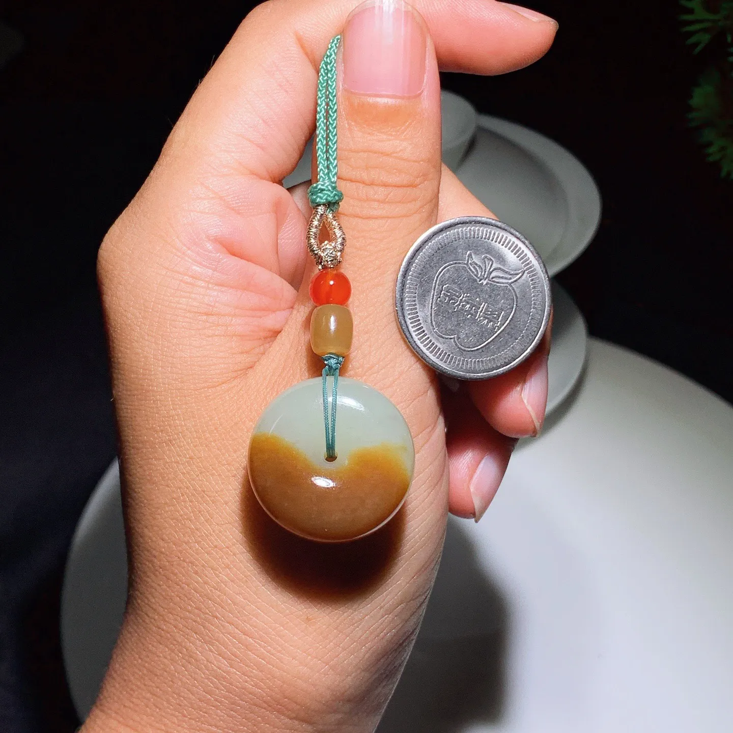 新疆且末糖平安扣挂件 尺寸23/10重12克，玉质细腻油润 底色纯净 脂粉好，品质好！lt2507010
