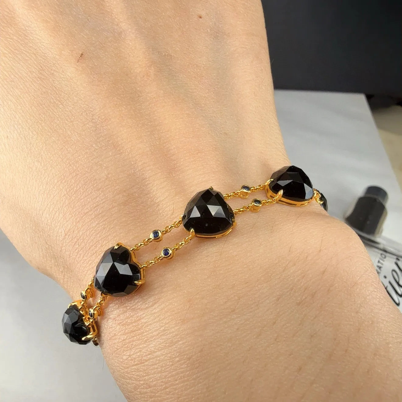 精品18k墨翠爱心手链 种好色正 黑度极好 打灯通透 油性十足 尺寸9.2