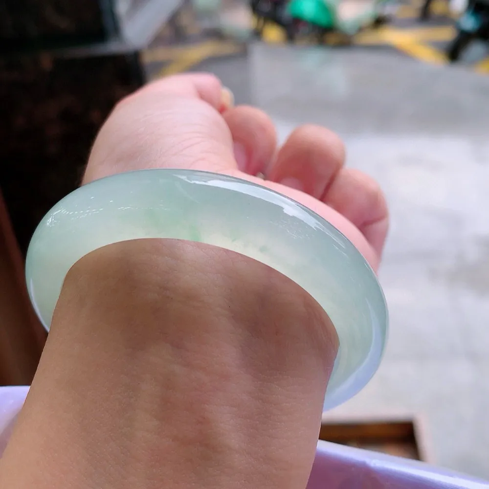 正圈冰玻绿 无瑕 尺寸:53.7/11.4/8.1 荧光闪闪🥰🥰
