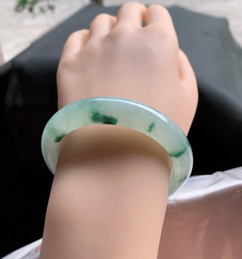正圈高冰飘花 皮纹 尺寸:54.2/11.9/8.2 花美 种水好