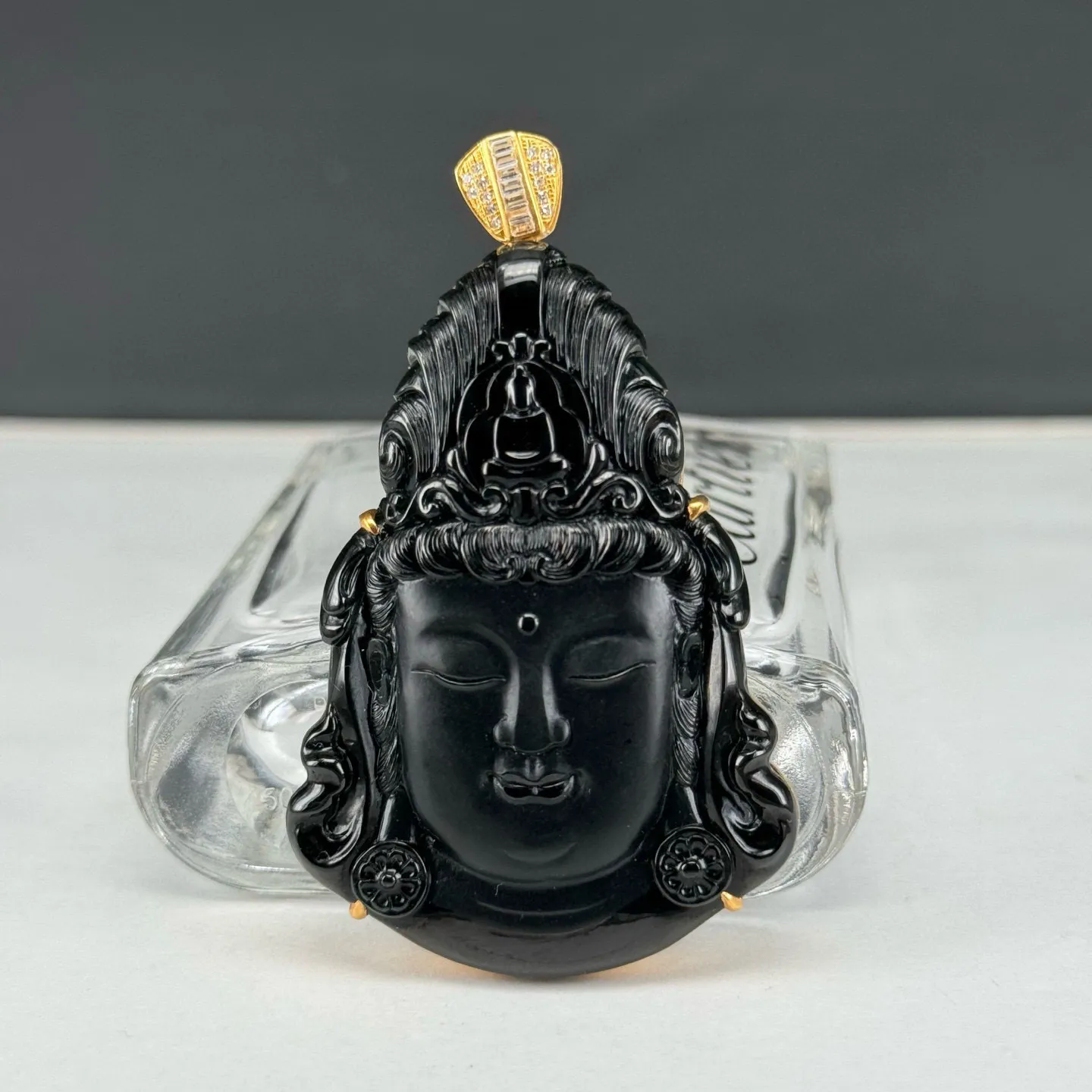精品18k墨翠观音 种好色正 黑度极好 打灯通透 油性十足 尺寸65.8