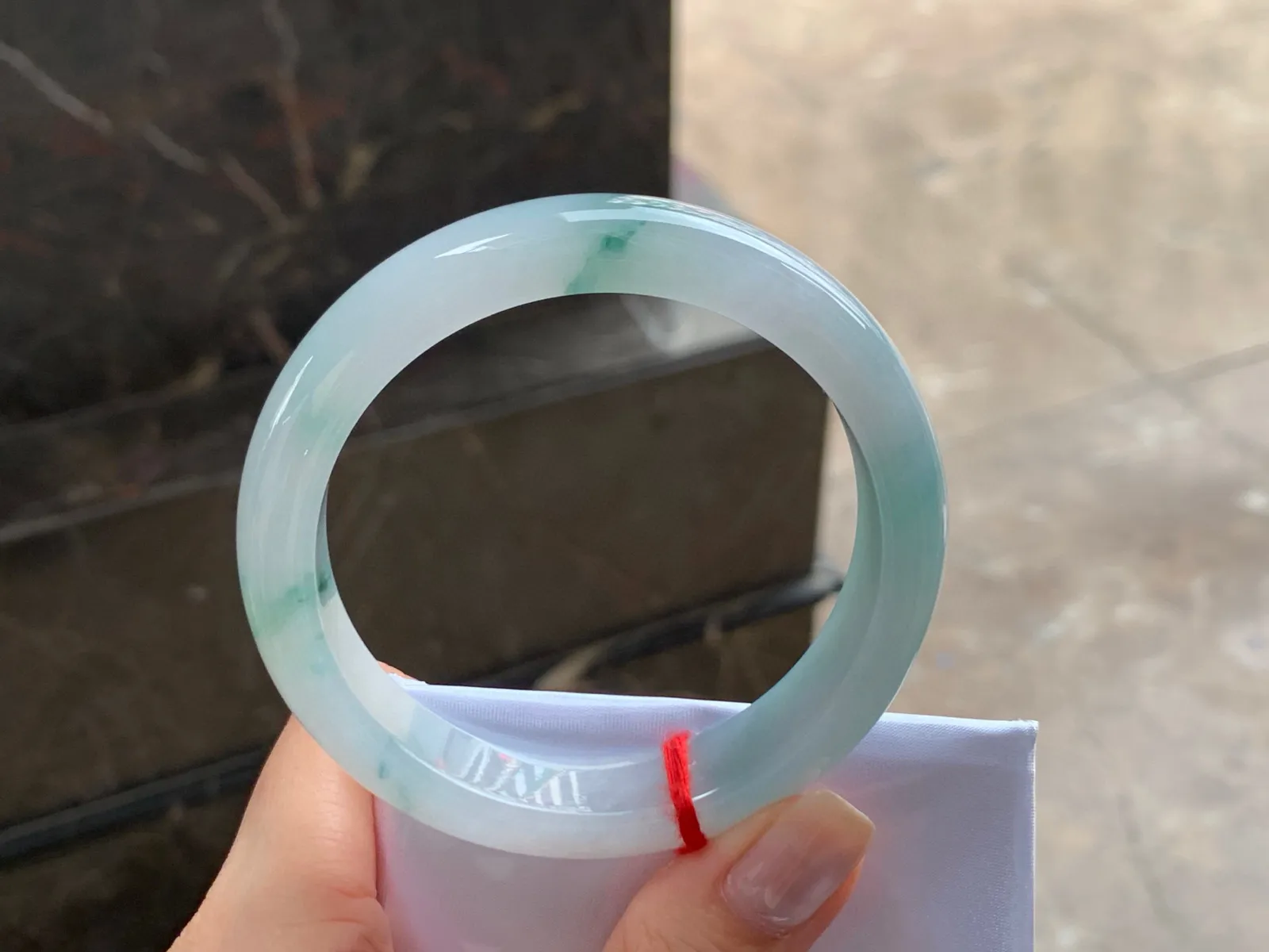 飘花手镯
细腻水润 57.2/13.5/8.5mm