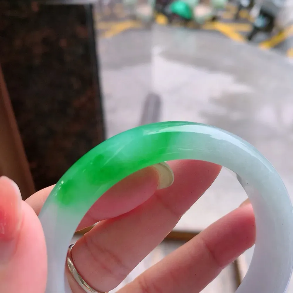 正圈一大节阳绿 一丝棉线 尺寸:60.5/12.6/9.1 色好