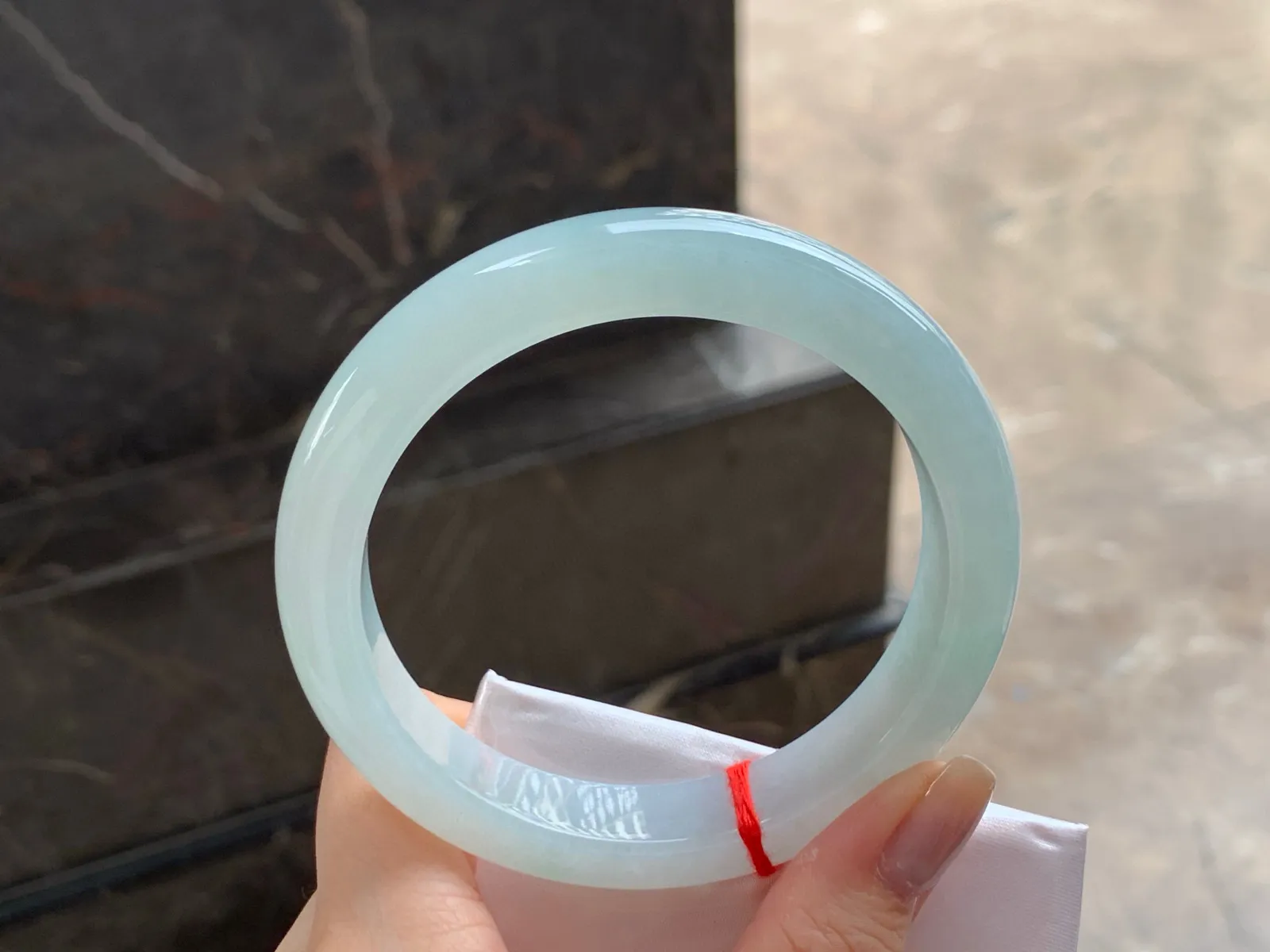 大圈手镯
水润清爽 60.8/12.2/8.2mm