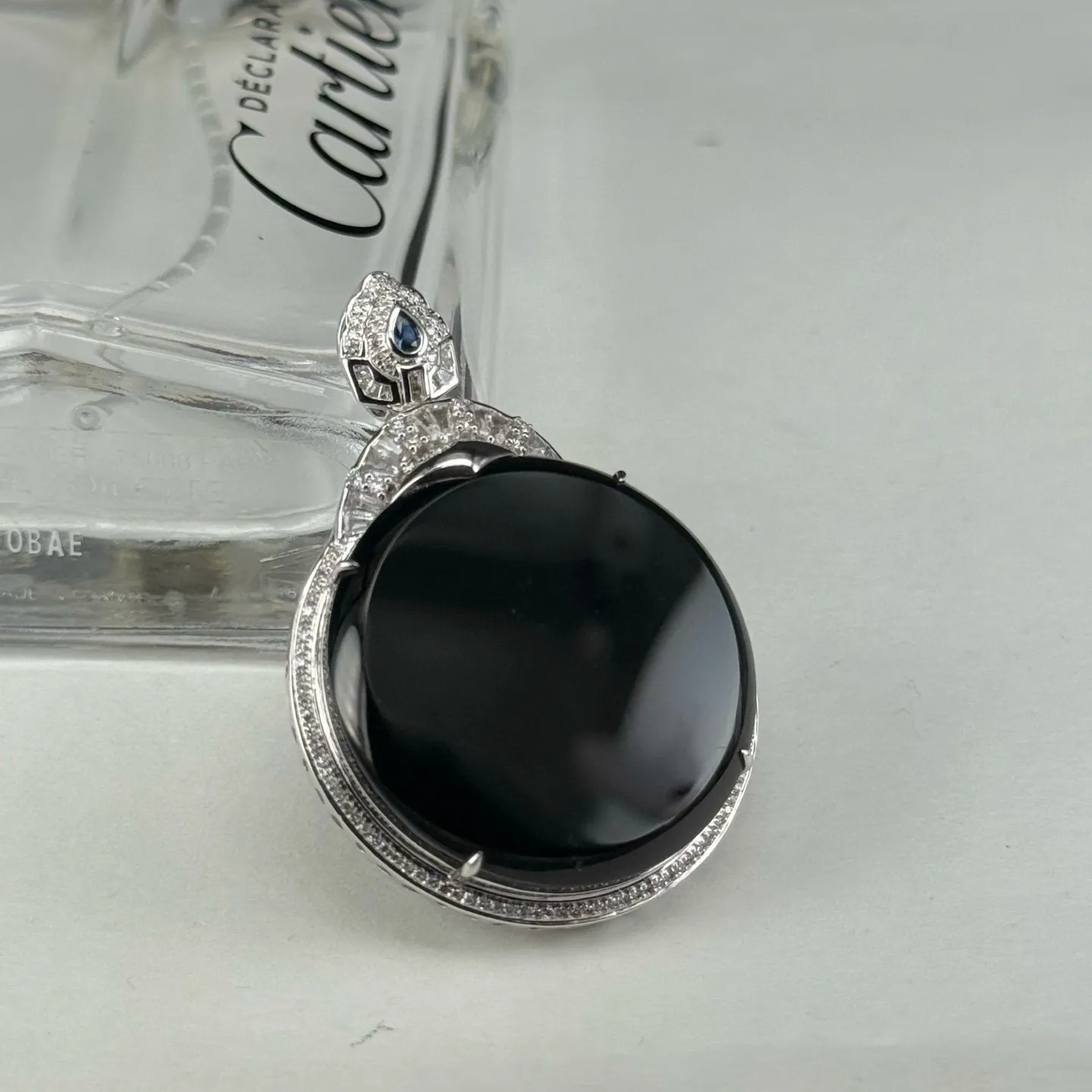 精品豪镶墨翠圆片吊坠 种好色正 黑度极好 打灯通透 油性十足 尺寸45.8