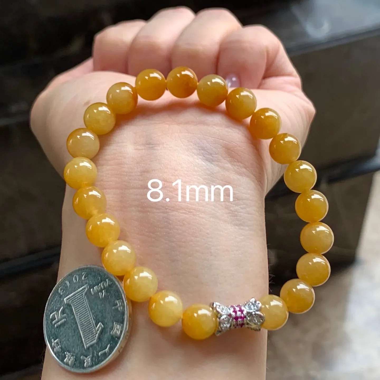 黄翡手串
玉质细腻 水润独特 尺寸8.1