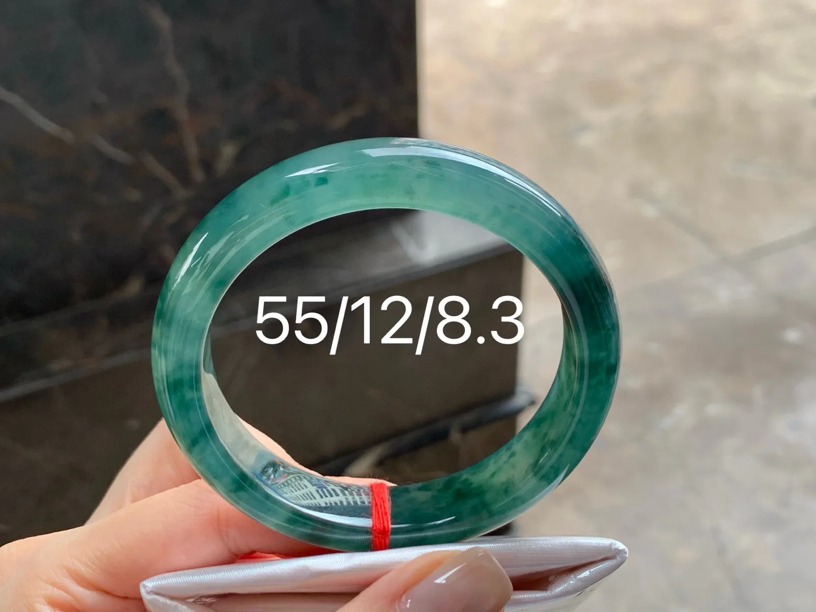冰飘花手镯
种好55/12/8.3mm