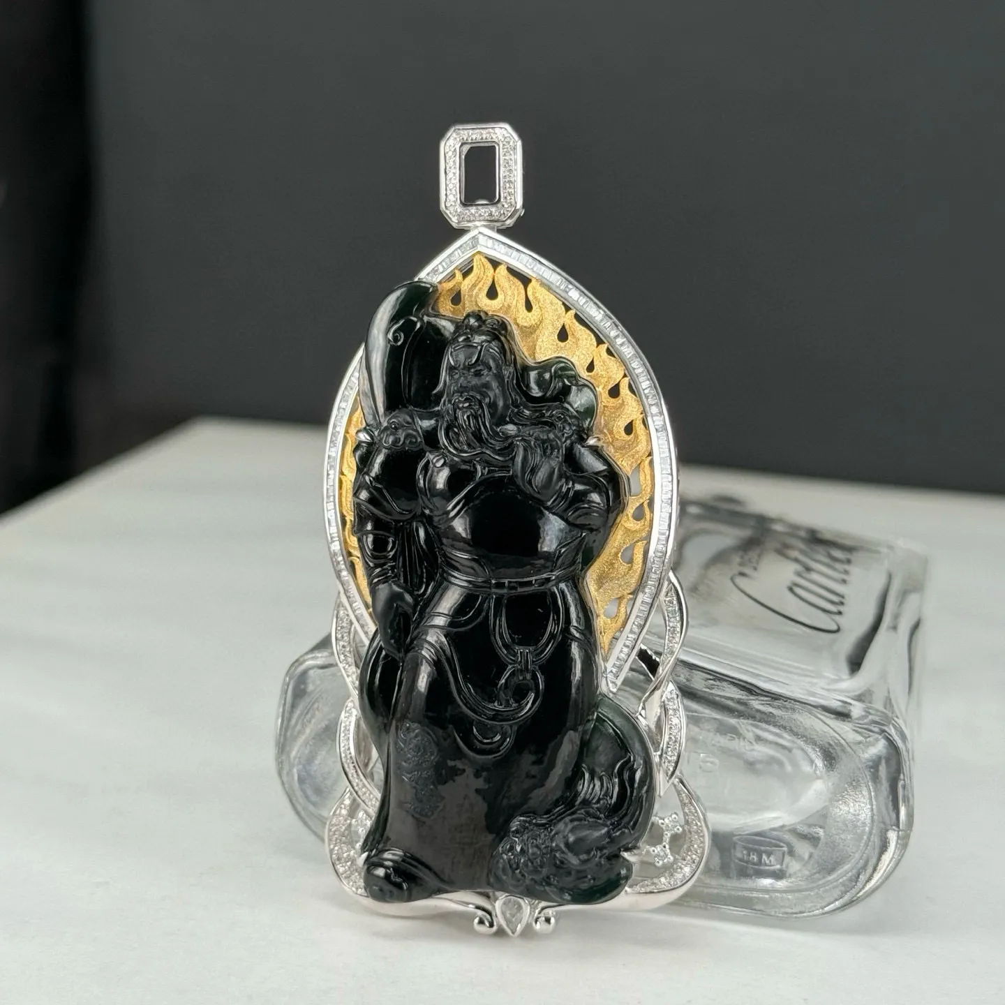 精品18k墨翠关公 种好色正 黑度极好 打灯通透 油性十足 尺寸74.2