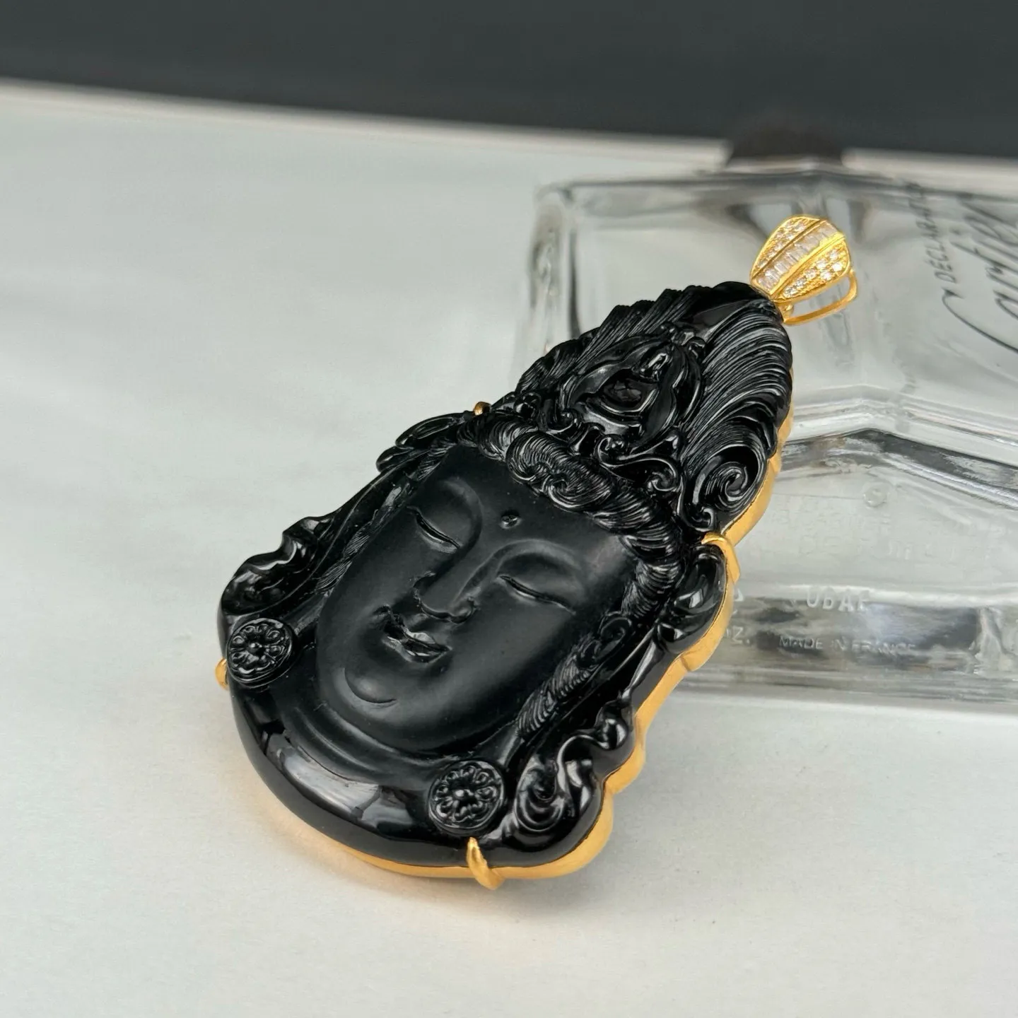 精品18k墨翠观音 种好色正 黑度极好 打灯通透 油性十足 尺寸65.8