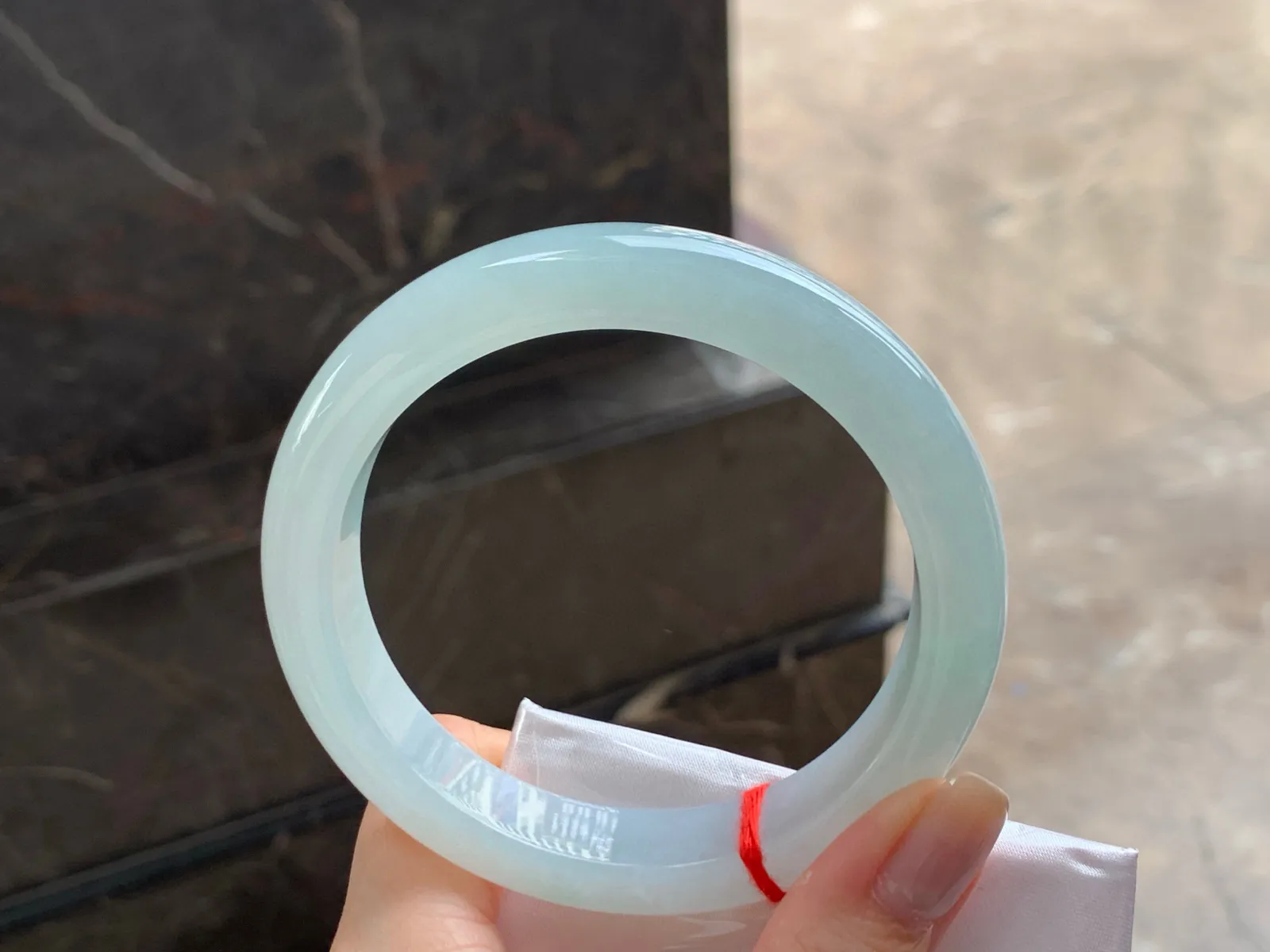 大圈手镯
水润清爽 60.8/12.2/8.2mm