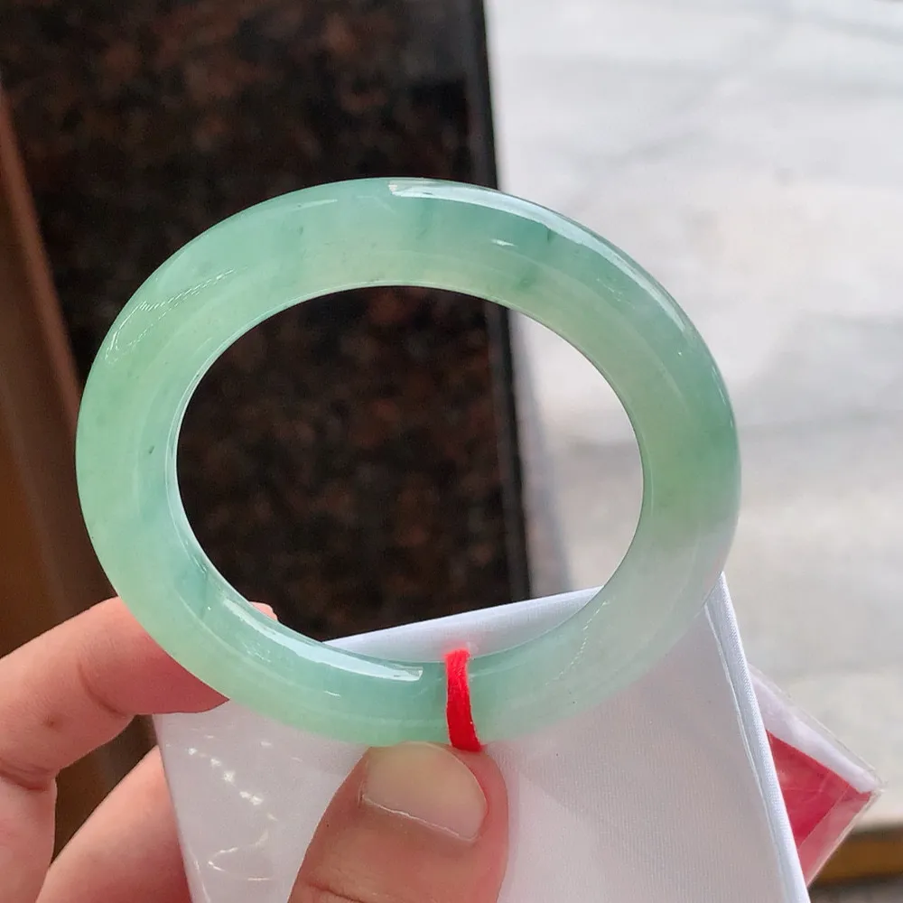 圆条高冰飘花 无瑕 尺寸:52.8/10.1/10.7 种水好🥰🥰