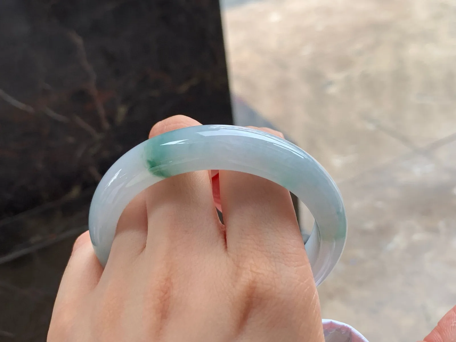 飘花手镯
细腻水润 57.2/13.5/8.5mm