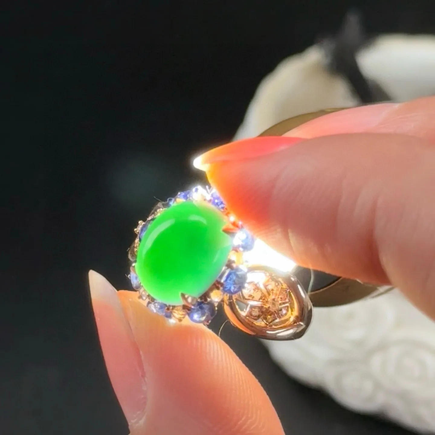 精品18k墨翠女戒 重金豪镶 打灯通透 油性十足 尺寸10.9