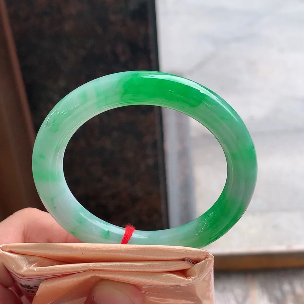 圆条一大节阳绿  尺寸:55.7/10 色阳️️