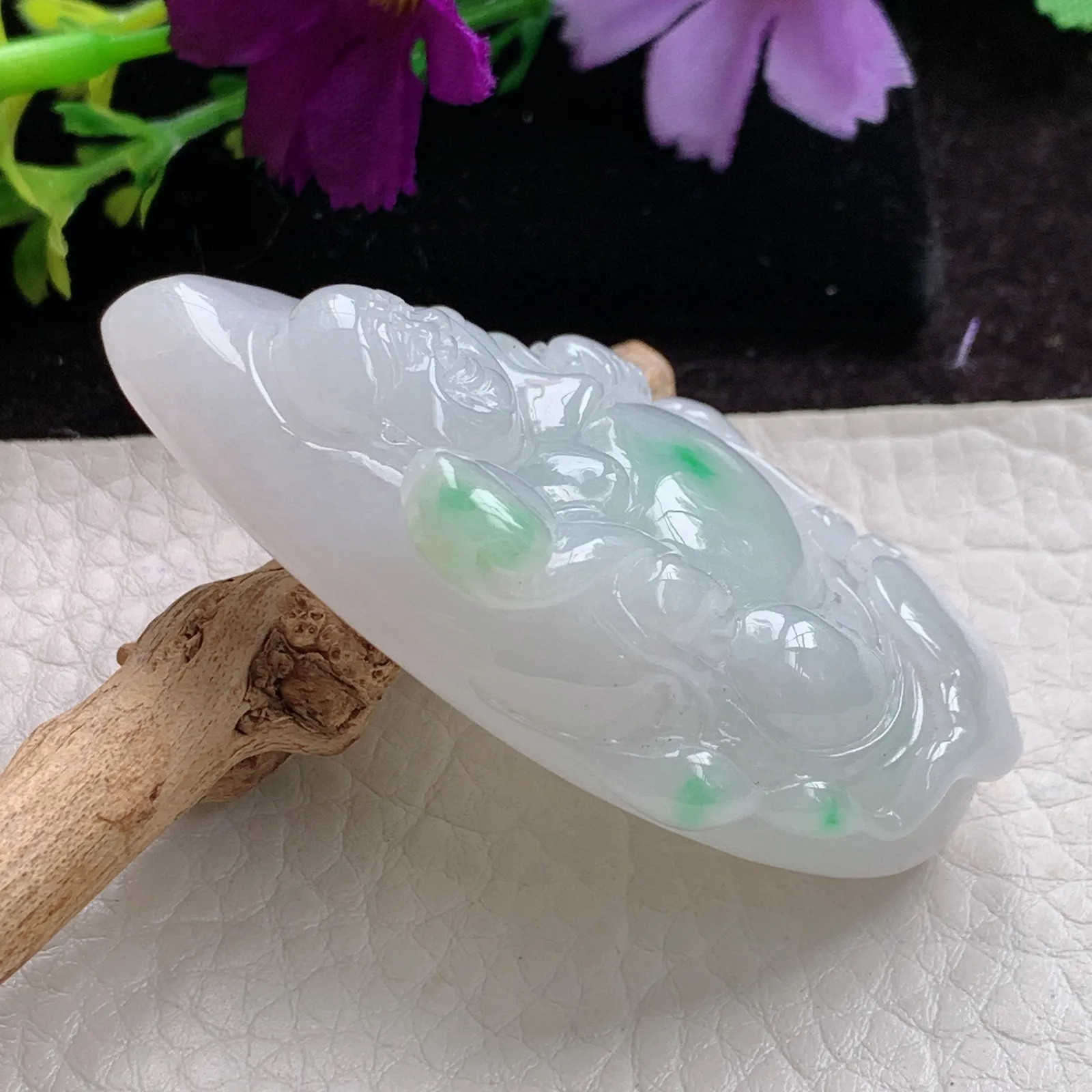 zen实拍58*36.8*13.6老坑精雕飘绿翡翠站佛 尼勒佛玉吊坠 玉挂件