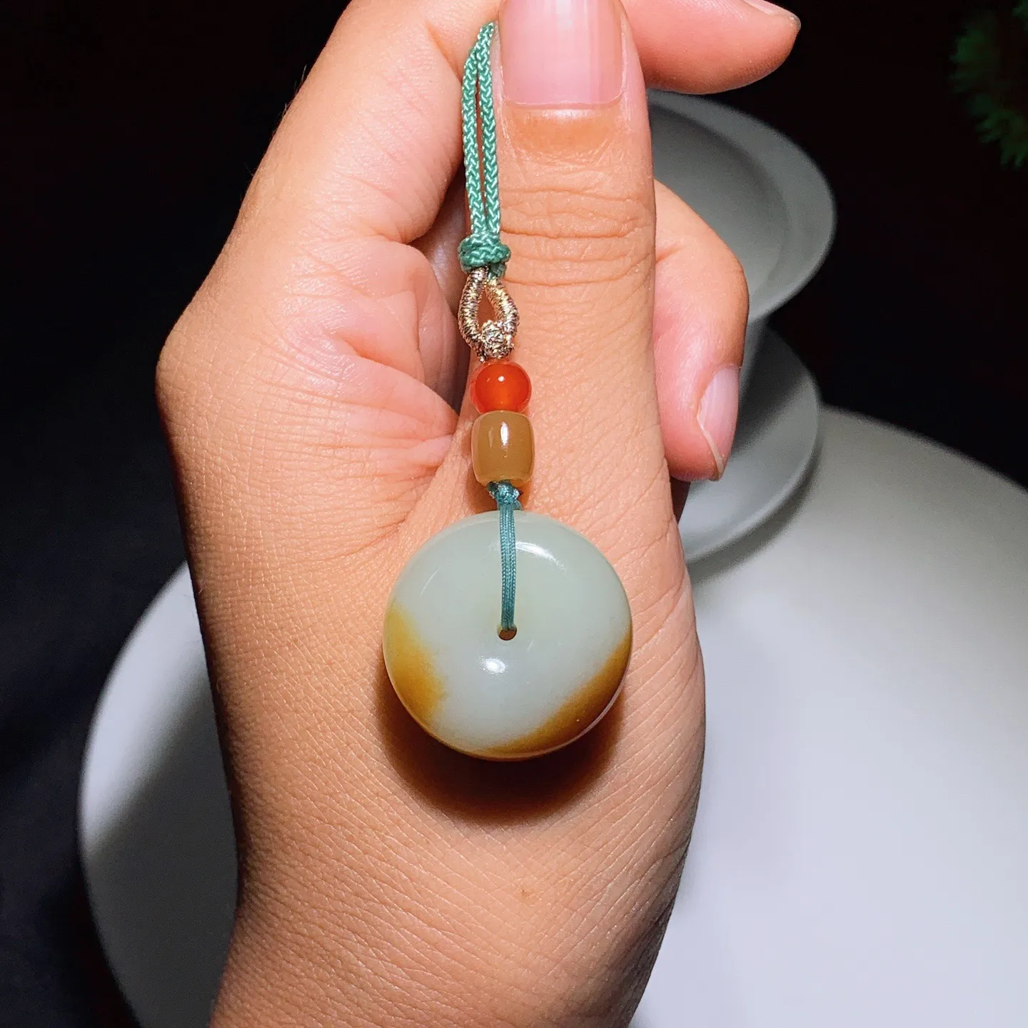 新疆且末糖平安扣挂件 尺寸23/10重12克，玉质细腻油润 底色纯净 脂粉好，品质好！lt2507010