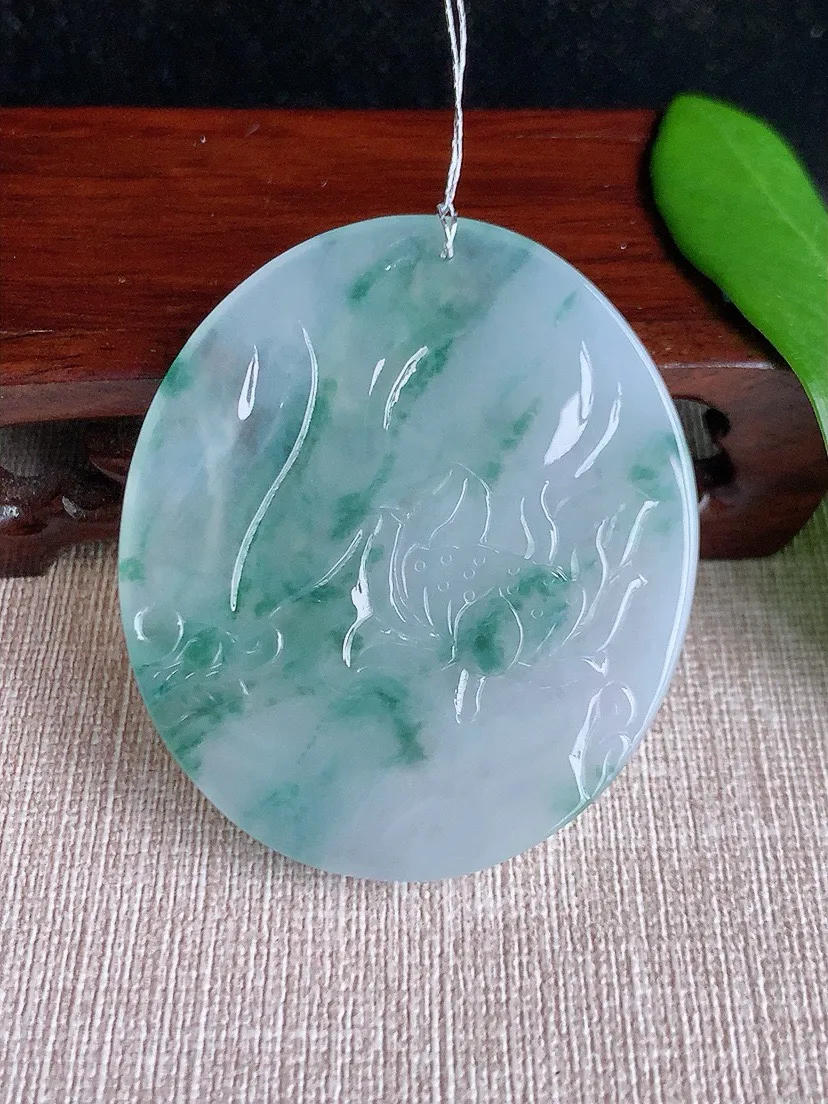 a货翡翠老坑冰种飘花文殊菩萨吊坠 尺寸43.7×46×5.7mm 重量31.23g 0710