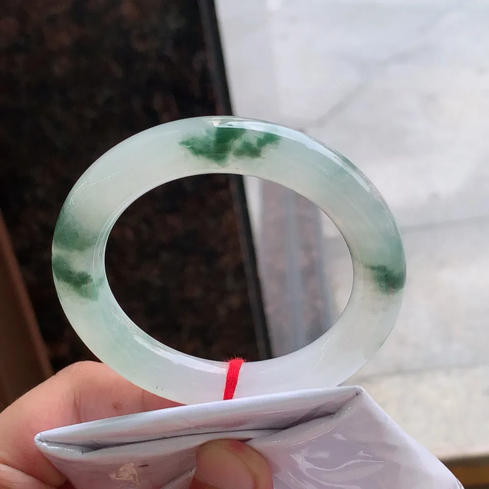 圆条高冰飘花 无瑕 尺寸:53.3/10.7花美 种水好🥰🥰